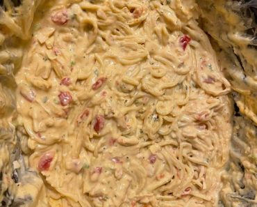 Creamy crockpot chicken spaghetti.