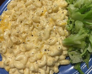 Creamy Crockpot Mac and Cheese