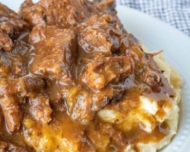 Mushroom Crock Pot Cube Steak & Gravy