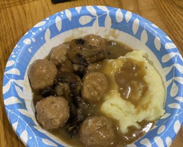 Slow Cooked Salisbury Steak Meatballs With Rich Mushroom Gravy
