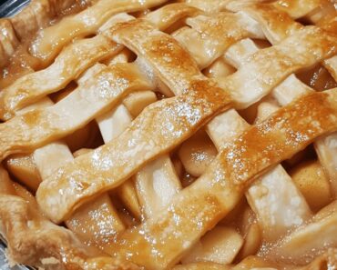 The Ultimate Classic Apple Pie Recipe: A Sweet Father’s Day Tradition That Never Gets Old